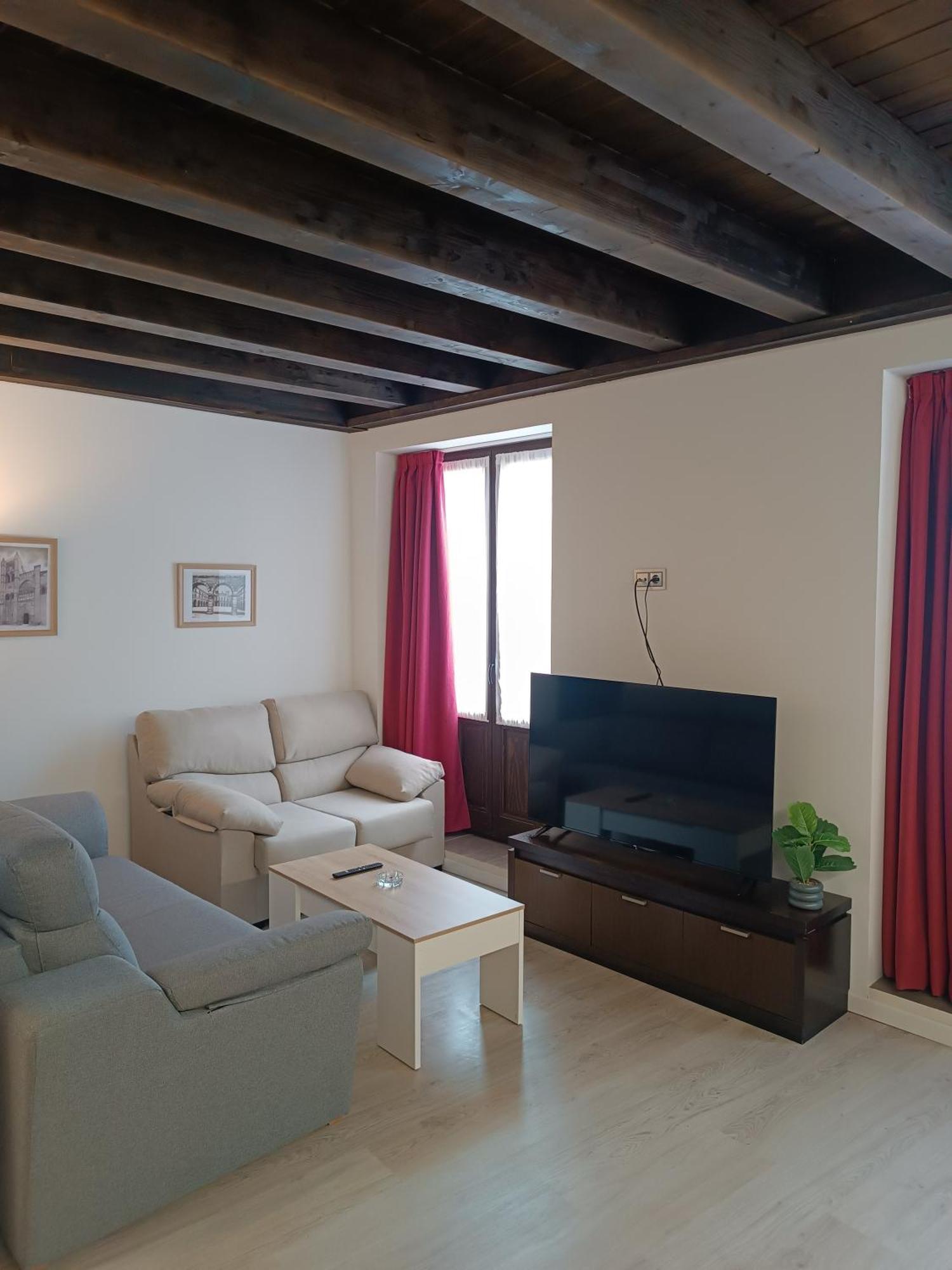 Apartamentos Turisticos Avila Puerta Del Puente 1-3 Εξωτερικό φωτογραφία